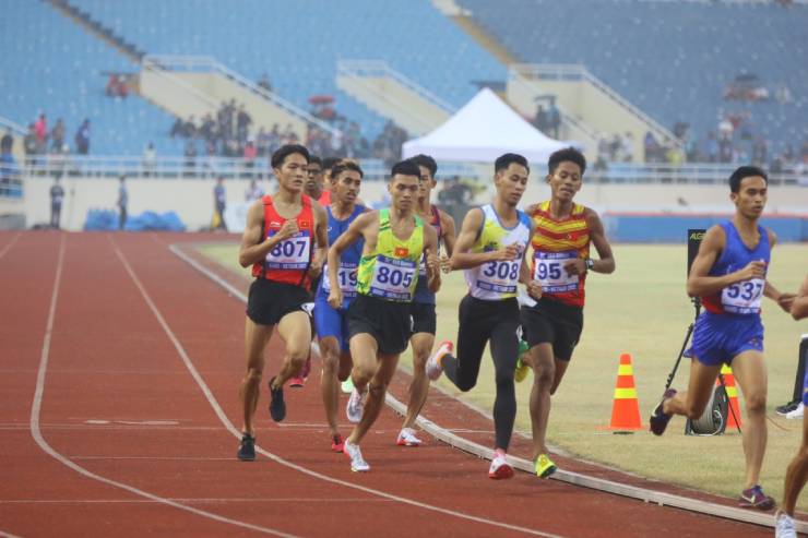 VĐV Việt Nam &#34;như từ dưới đất chui lên&#34; giành HCV chạy 1.500m SEA Games - 3