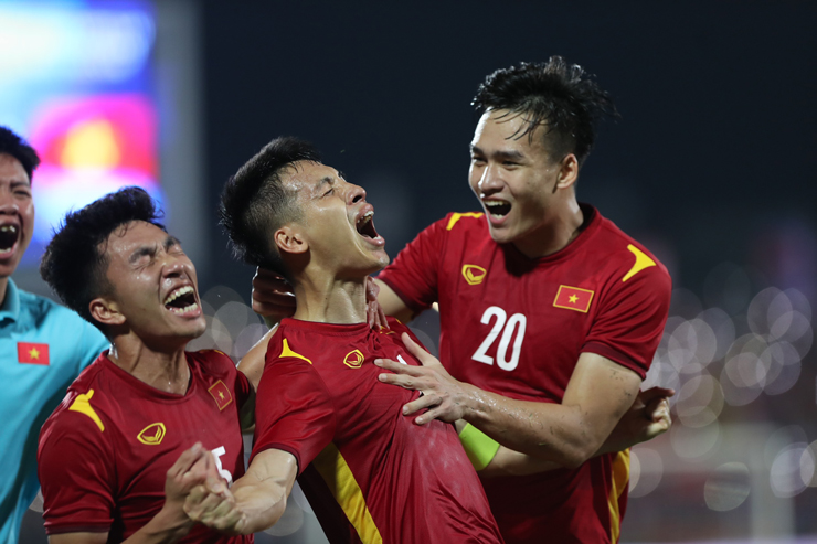 Hùng Dũng ghi bàn thắng vô cùng quan trọng cho U23 Việt Nam