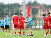 Bóng đá - Thầy Park cho U23 Việt Nam họp chiến thuật trên sân tập chờ đấu U23 Timor Leste