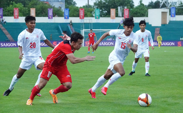 Egy Maulana chơi xông xáo trên hàng công của U23 Indonesia