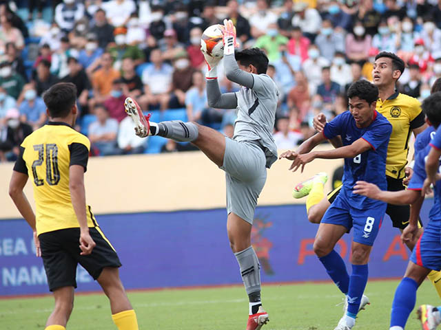 Video bóng đá U23 Malaysia - U23 Campuchia: Rượt đuổi 4 bàn, ngôi đầu lung lay (SEA Games 31)