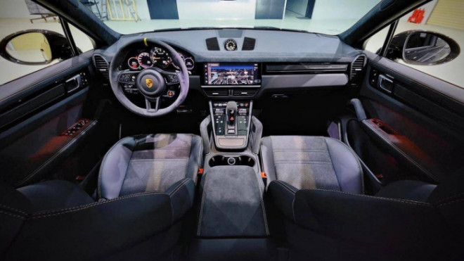 Đại gia Nam Định tậu siêu SUV Porsche Cayenne Turbo GT 2022 - 4