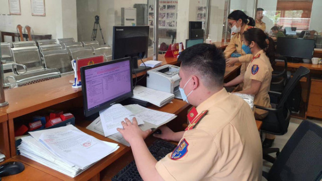 Đội CSGT - trật tự, Công an huyện Hoài Đức (Hà Nội) đã hoàn thiện tất cả máy móc, nhân sự chuẩn bị cho ngày 21/5 tới tiếp nhận đăng kí xe ô tô tại địa bàn