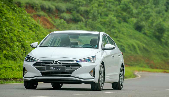 Giá xe Hyundai Elantra lăn bánh tháng 5/2022, giảm 50% lệ phí trước bạ - 1