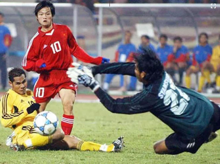 Văn Quyến từng ghi 2 bàn giúp U23 Việt Nam thắng kịch tính U23 Malaysia ở bán kết SEA Games 22 trên sân Mỹ Đình khi chúng ta cũng là chủ nhà