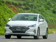 Tin tức ô tô - Giá xe Hyundai Elantra lăn bánh tháng 5/2022, giảm 50% lệ phí trước bạ