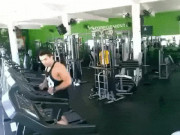 Tranh vui - Vô tình bắt gặp những tình huống khó tin xảy ra trong phòng gym