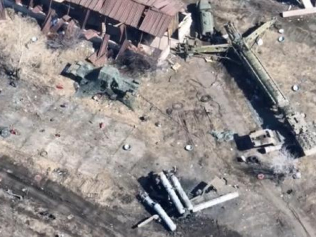 Máy bay Nga hủy diệt trận địa S-300 Ukraine sau tin Slovakia gửi viện trợ