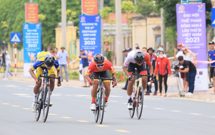 Trực tiếp SEA Games 31 ngày 19/5: Huy Hoàng lập cú đúp HCV bơi, Việt Nam có 153 HCV - 10