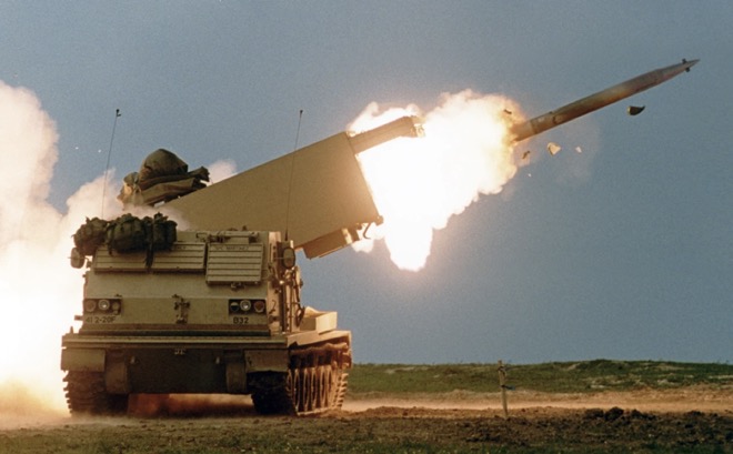 Ukraine muốn sở hữu pháo phản lực phóng loạt, vì sao Mỹ ngần ngại? - 1