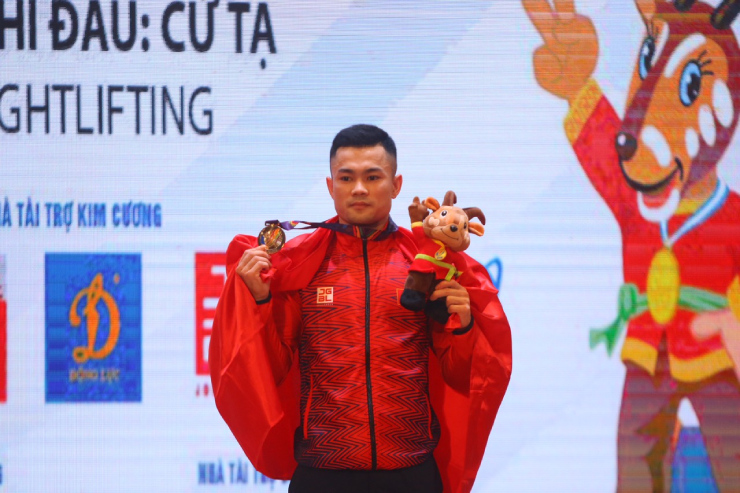 Được cả đại gia đình cổ vũ, Gia Thành phá 2 kỷ lục SEA Games giật &#34;Vàng 10&#34; - 8