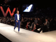 Ca nhạc - MTV - Mr. Đàm catwalk gây tranh cãi, nhìn sang Thủy Tiên còn bất ngờ hơn