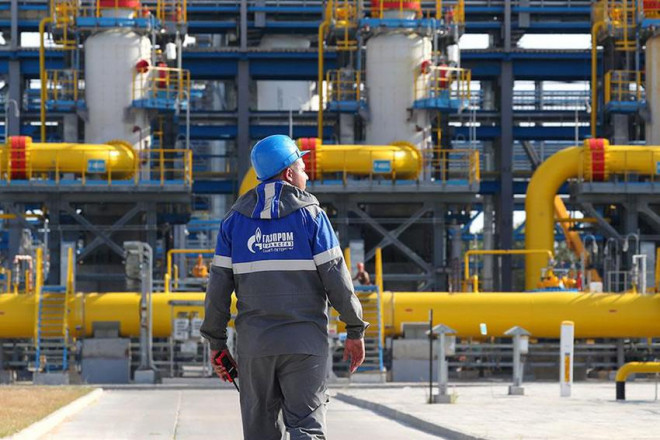 Đường ống dẫn khí đốt của Tập đoàn dầu khí Nga Gazprom thuộc dự án Nord Stream 2 đặt tại vùng Siberia (Nga) hồi tháng 4. Ảnh: TASS