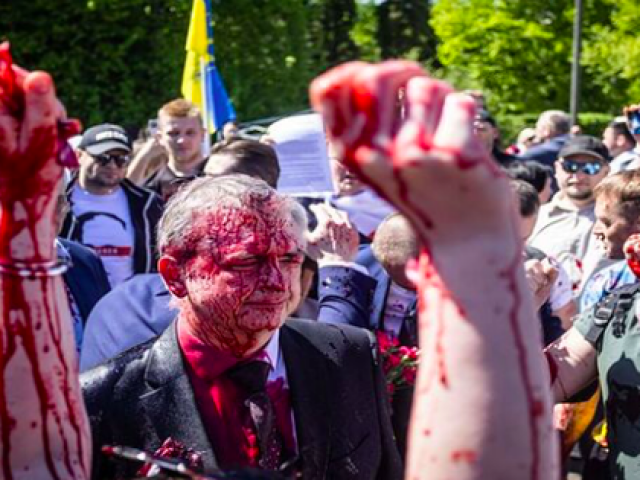 Nga yêu cầu Ba Lan chính thức xin lỗi vụ tấn công đại sứ
