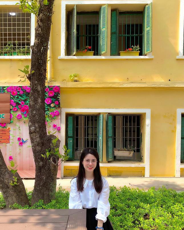 Phạm Ngọc Ánh (22 tuổi, cô sinh viên năm cuối, chuyên ngành Sinh học, trường Đại học Sư phạm Hà Nội) đã đạt điểm tổng kết 3,98/4.