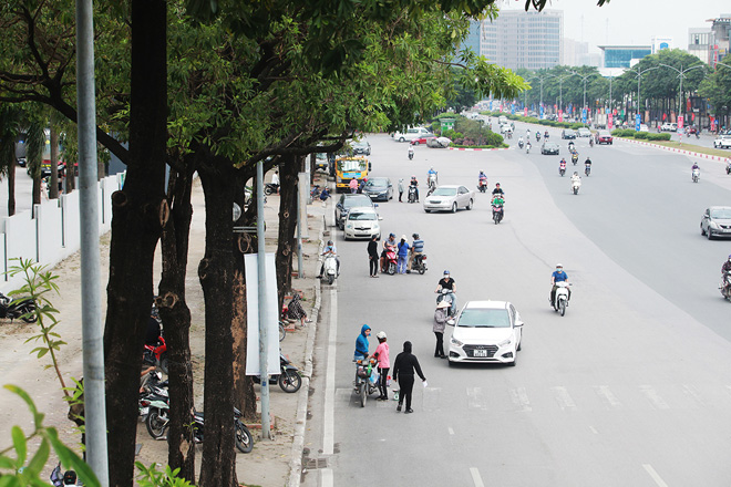 Một ngày sau khi U23 Việt Nam vào chung kết, giá vé chợ đen tăng gần 20 lần - 1