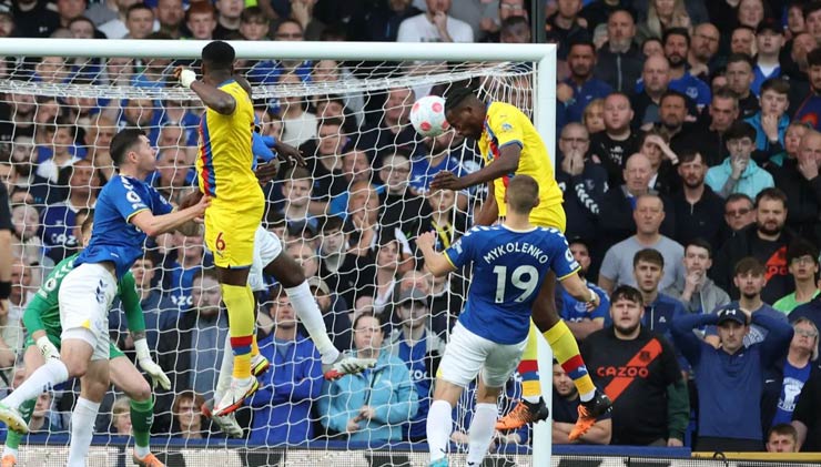 Mateta đánh đầu cận thành mở tỷ số cho Crystal Palace