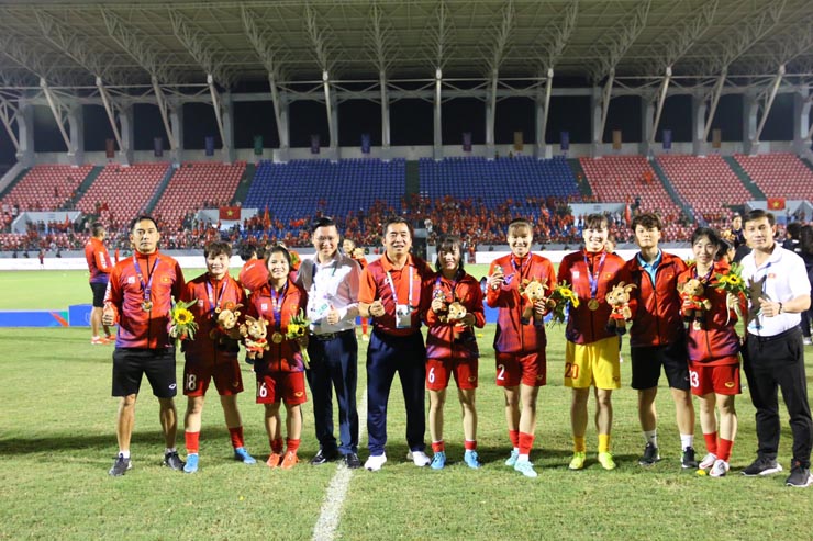 ĐT nữ Việt Nam xuất sắc đánh bại ĐT nữ Thái Lan 1-0 ở chung kết môn bóng đá nữ SEA Games 31
