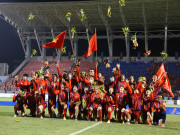 Bóng đá - ĐT nữ Việt Nam trên đỉnh cao Đông Nam Á: Trao huy chương, ăn mừng 7 HCV SEA Games