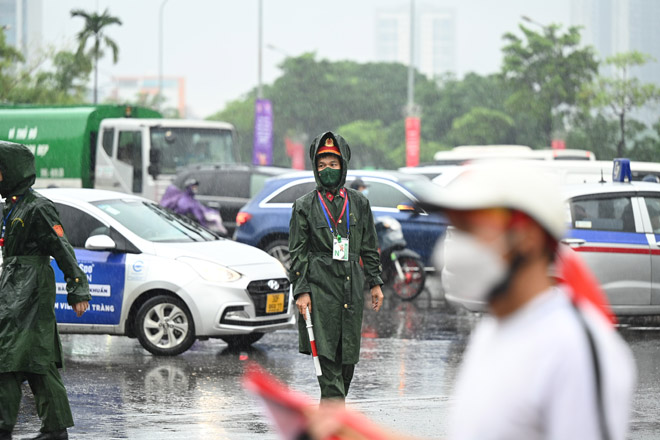 Triệu trái tim bùng nổ khi Mạnh Dũng ghi tuyệt phẩm vào lưới U23 Thái Lan - 15