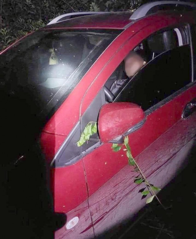 Vụ tài xế tử vong trong xe ô tô ở Nghệ An: Nghi vấn bị sát hại bằng siết cổ - 1