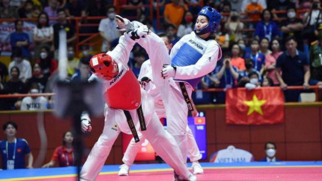 Nguyễn Thị Hương thi đấu môn Taekwondo tại SEA Games 31 đối kháng nữ ở hạng cân 73kg