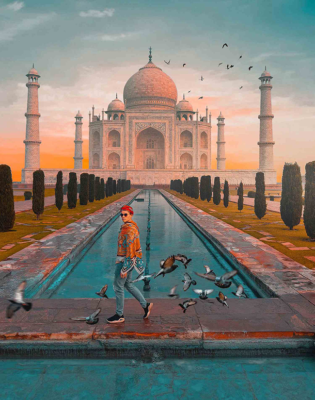 Taj Mahal là lăng mộ của Vua Shah Jahan, vị vua thứ 5 của Đế chế Mughal, người đã trị vì Ấn Độ trong 30 năm (1628 - 1658) và người vợ yêu dấu của ông, Hoàng hậu Mahal Mumtaz. 
