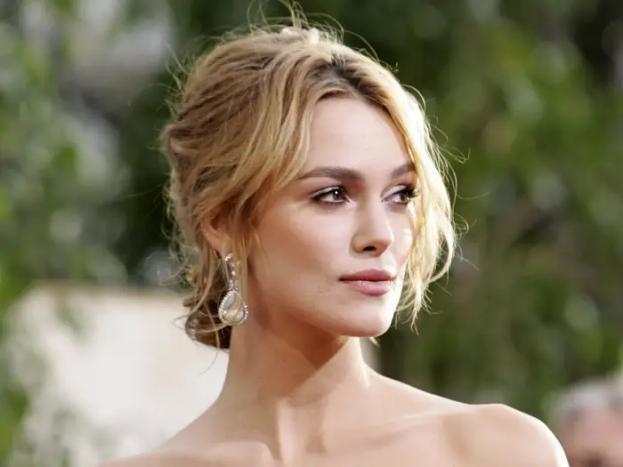 Keira Knightley tôn thờ phong cách trang điểm ‘ít hơn mà nhiều hơn’.