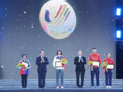 Thể thao - Lễ bế mạc SEA Games 31: Tắt đuốc &amp; trao cờ cho Campuchia