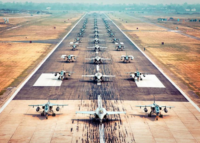 Không quân Ấn Độ kỷ niệm ngày Độc lập thứ 75 của Ấn Độ với tên gọi Azadi Ka Amrit Mahotsav bằng màn biểu diễn “Voi đi bộ”. Ảnh: INDIAN AIR FORCE