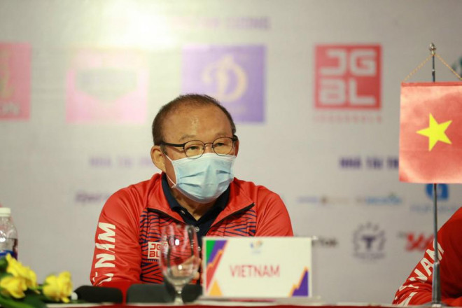 HLV Park Hang-seo có thể hỗ trợ một đội bóng ở Việt Nam về công tác đào tạo trẻ sau khi hết hợp đồng với VFF? (ảnh Trọng Tài)