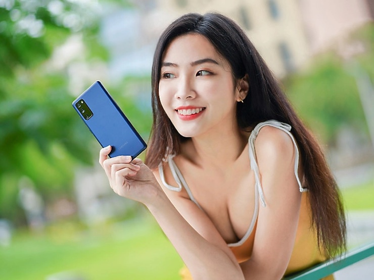 Giá smartphone Samsung tháng 5/2022: Galaxy Note20, S21 series giảm 8 triệu