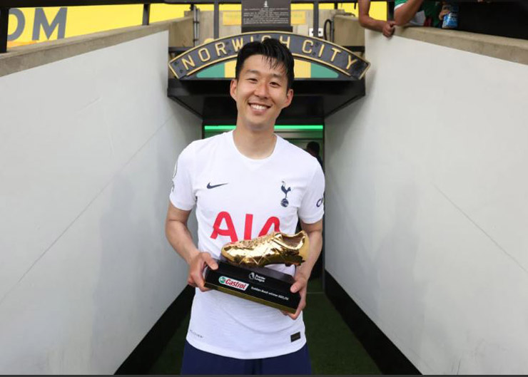 Son Heung Min lập cú đúp trên sân Carrow Road của Norwich City ở vòng đấu cuối cùng của giải Ngoại hạng Anh để nhận danh hiệu "Chiếc giày vàng" tôn vinh "Vua phá lưới" giải đấu này