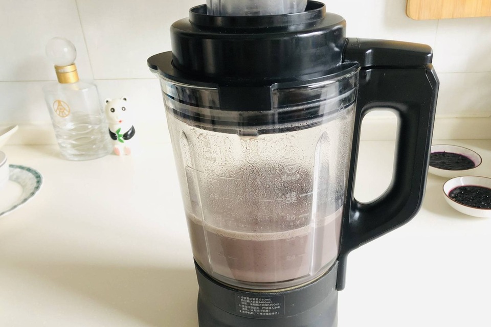 Tired of soy milk, try making delicious and nutritious black soy milk - 5