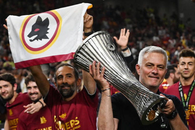 Mourinho đoạt danh hiệu châu Âu đầu tiên cho Roma