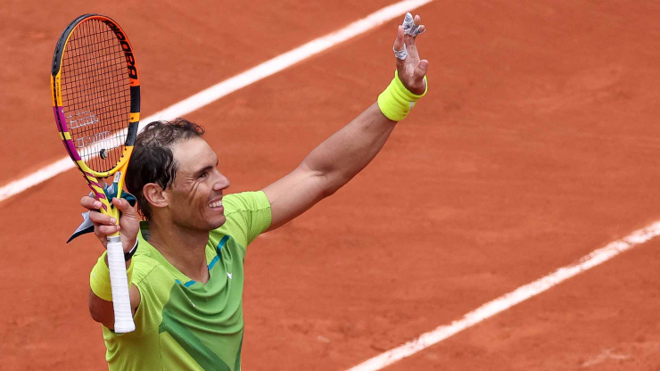 Nadal có pha bóng biến hóa ở vòng 2 Roland Garros