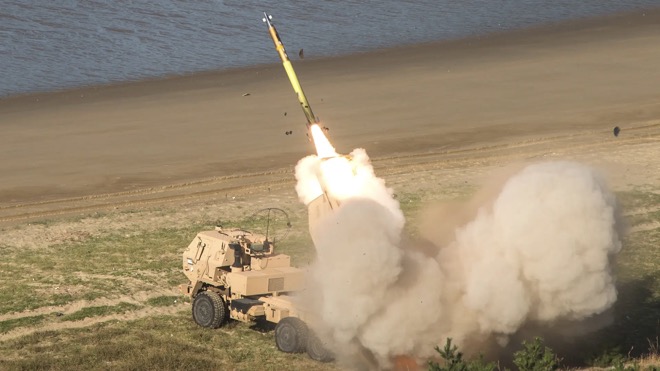 Hệ thống rocket phóng loạt M142 HIMARS của quân đội Mỹ.