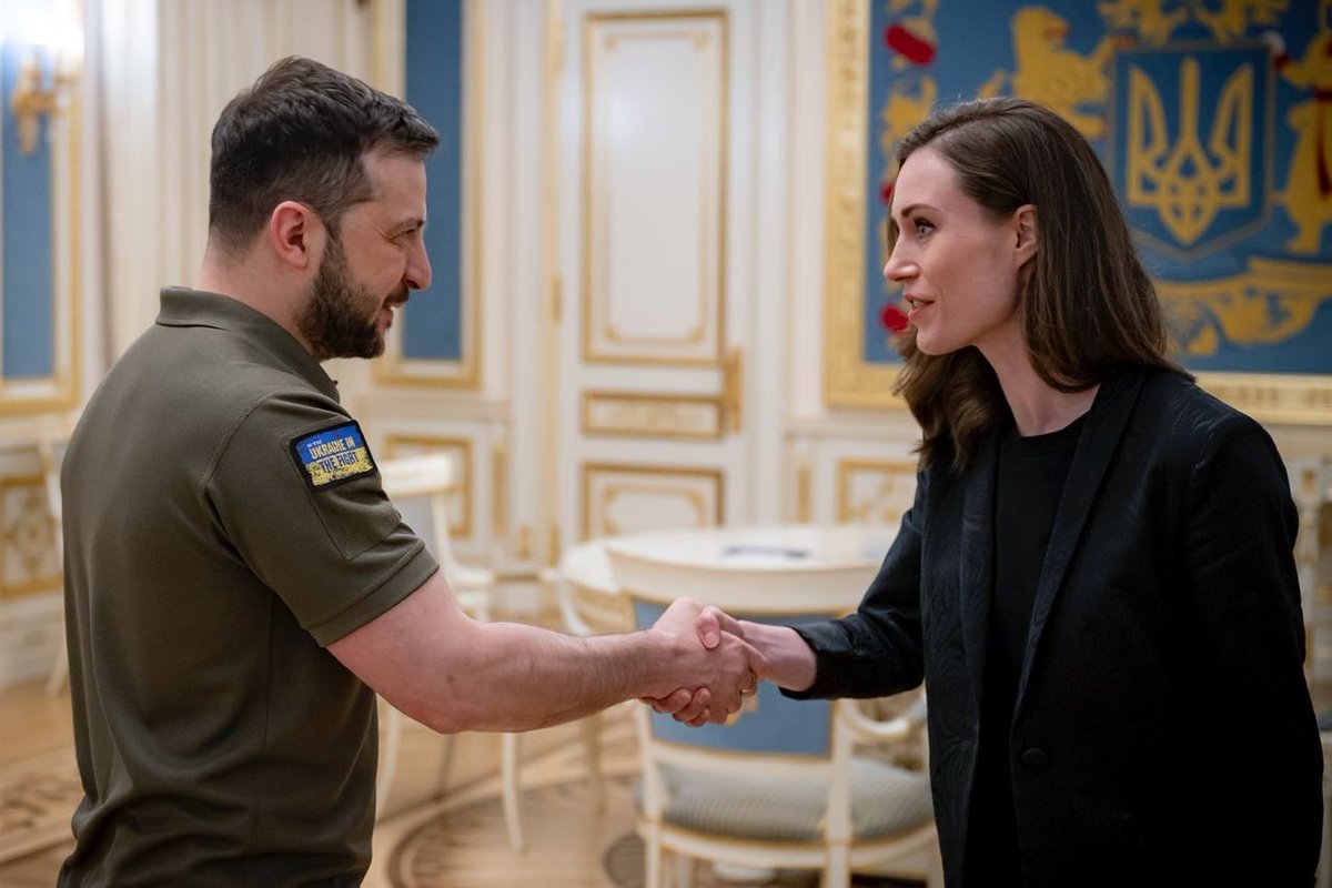Nữ Thủ tướng Phần Lan Sanna Marin thăm Ukraine và có cuộc gặp với Tổng thống Ukraine Volodymyr Zelensky hôm 26/5. Ảnh: Reuters