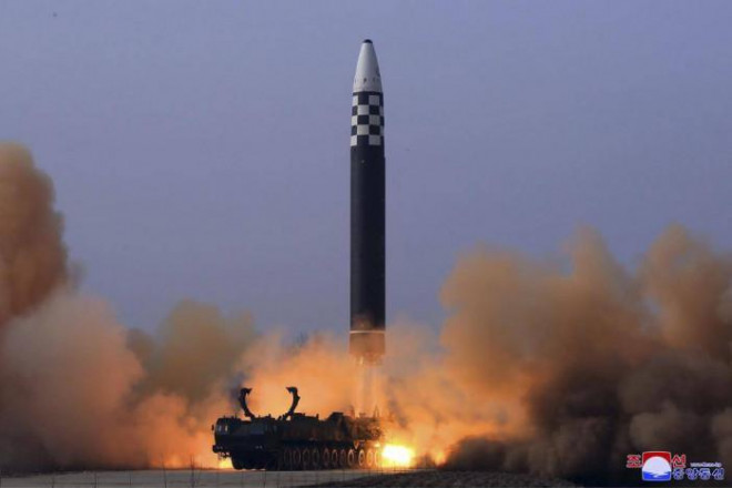 Vụ phóng tên lửa đạn đạo liên lục địa của Triều Tiên ngày 24/3. Ảnh - AP