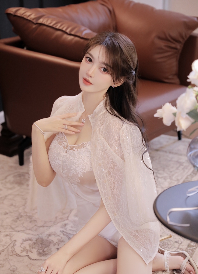 Hot girl 2 con vướng tin đồn yêu Huỳnh Hiểu Minh lộ đời thực nóng bỏng - 6