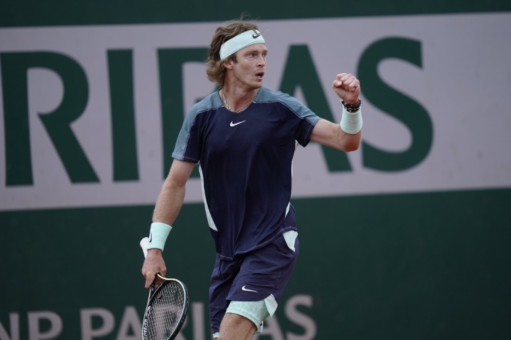 Rublev trải qua loạt tie-break khó khăn nhất sự nghiệp