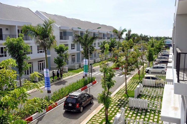 Toàn bộ khu đô thị Phú Mỹ Hưng được quy hoạch trên diện tích 2.600 ha tọa lạc song song với TP.HCM về phía Nam nằm dọc theo Đại lộ Nguyễn Văn Linh.
