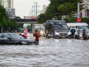 Tin tức trong ngày - Hà Nội không có điểm ngập úng trong sáng nay dù đêm qua mưa lớn