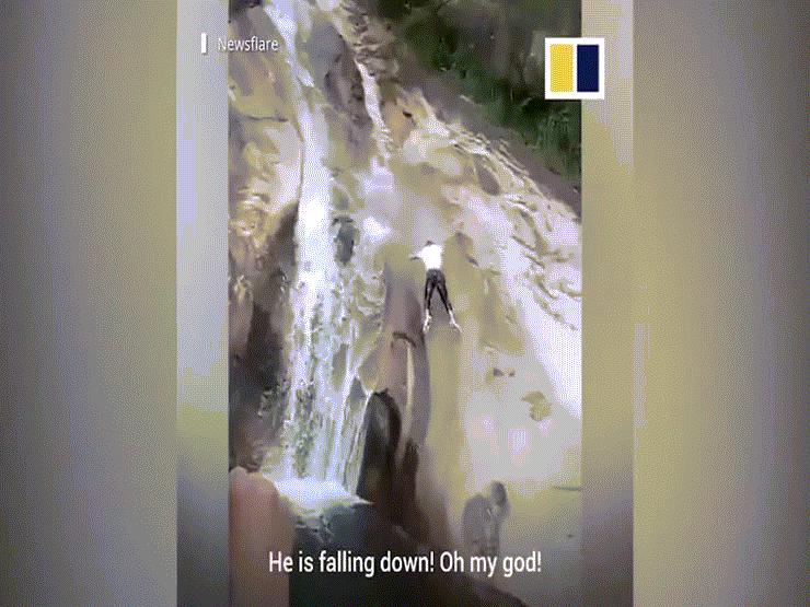 Video: Rơi xuống thác nước với tốc độ cao, người đàn ông sống sót thần kỳ