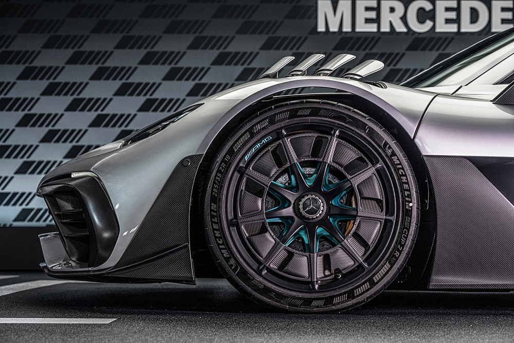 Siêu xe Mercedes-AMG ONE ra mắt, giá hơn 62,5 tỷ đồng - 4