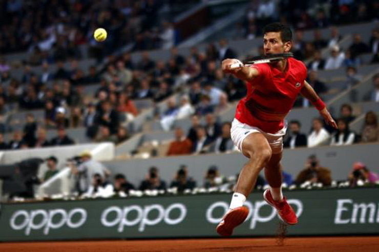 Djokovic chơi kiên trì và đã đòi lại cả 2 break đã mất trong set 2