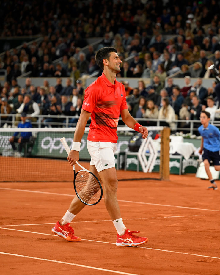 Djokovic đảo ngược tình thế khó tin trong set 2