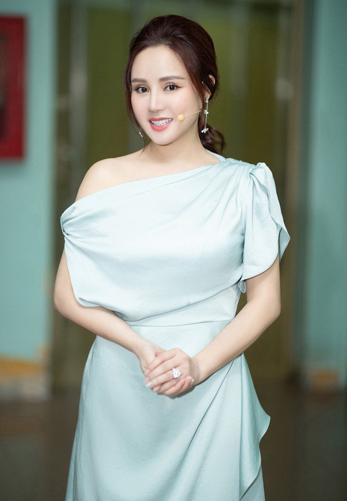 Vy Oanh yêu cầu Hoa hậu Thu Hoài bồi thường, xin lỗi vì phát ngôn sai sự thật - 1