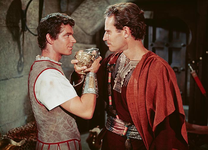 Judah Ben-Hur và người em Messala trong Ben-Hur 1959.