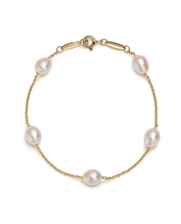 Pearls: Exclusive jewelry for June - March